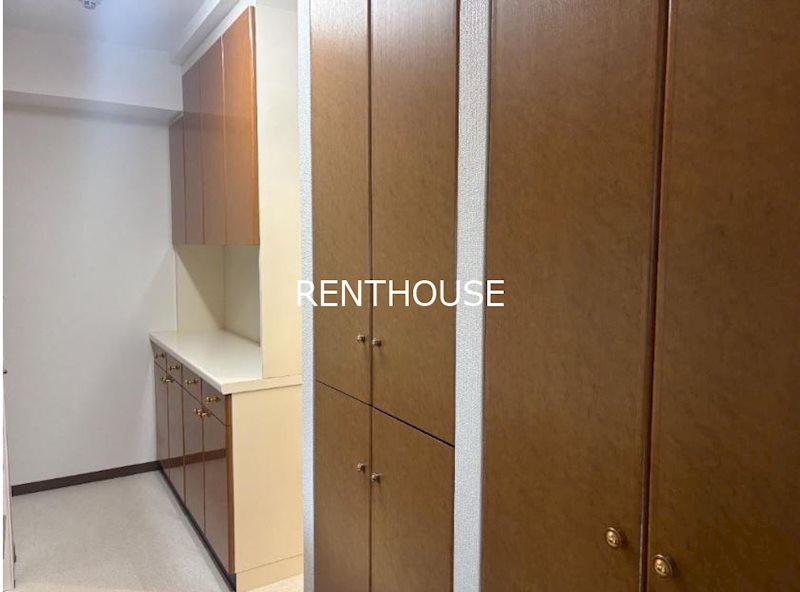 エル・ステージ府中 玄関