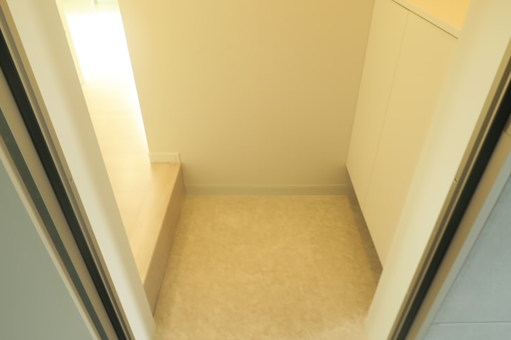 ルピナス   玄関