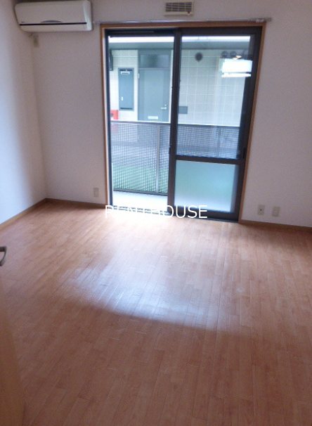 ドエル弐番館   ベッドルーム