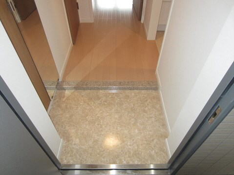 ウィスタリア調布   玄関