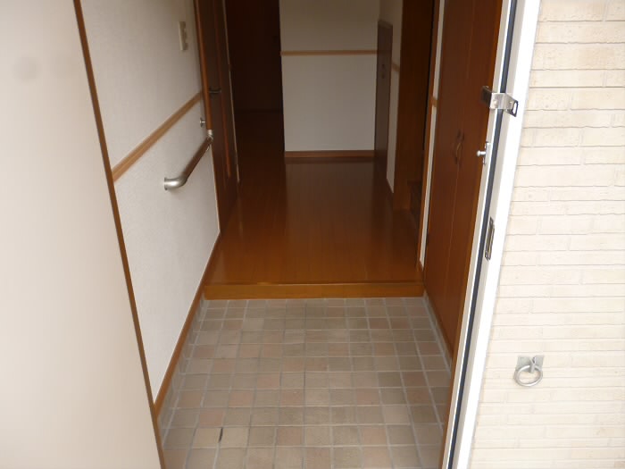 エレガント・ヴァラュアブル  玄関