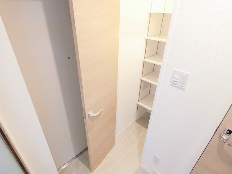 プレミアムコート府中 玄関