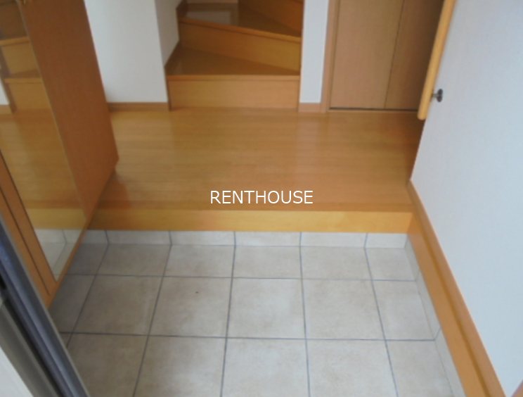 紅葉丘戸建て 玄関