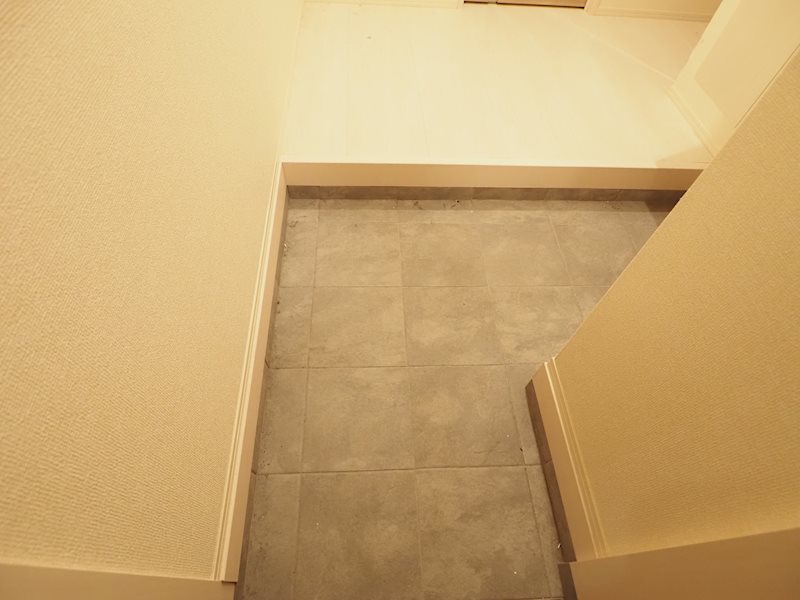 Base（ベース） 玄関