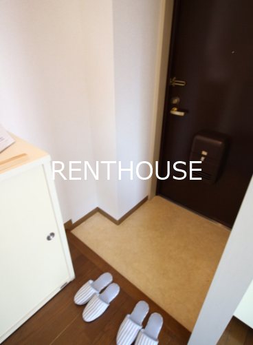 モンターニュ国領   玄関