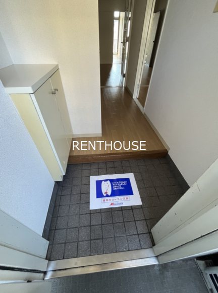 YMパレス   玄関