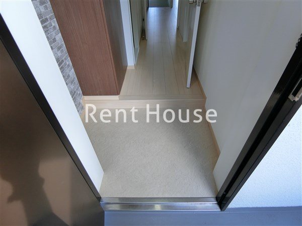 ハイツおその井2号棟 玄関