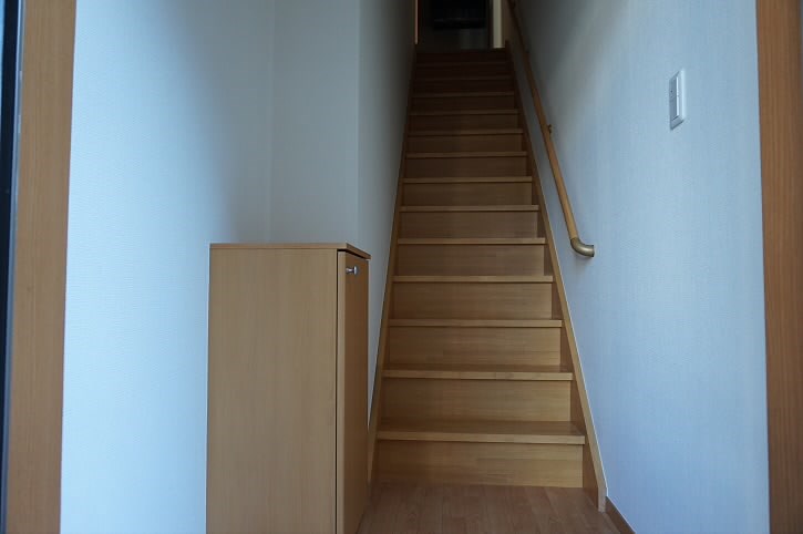 サニーコートマルヤマ 玄関