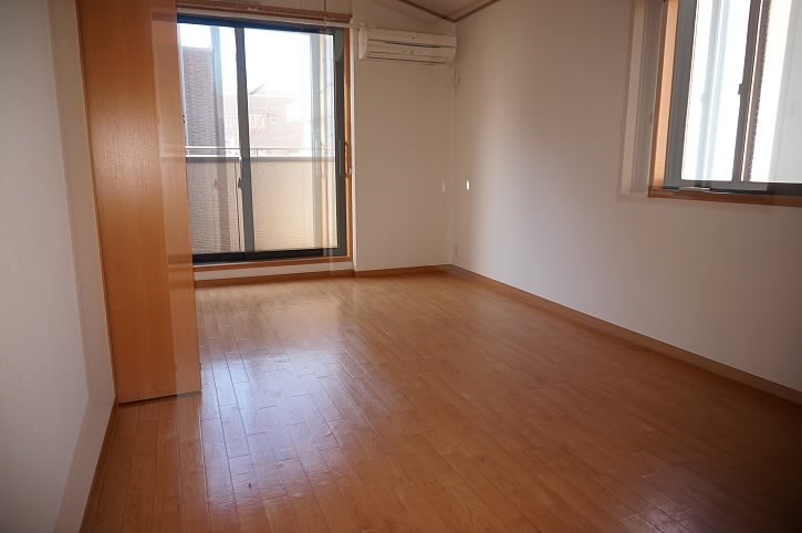 サニーコートマルヤマ リビング