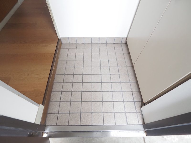 グランジャルダン東松原 玄関