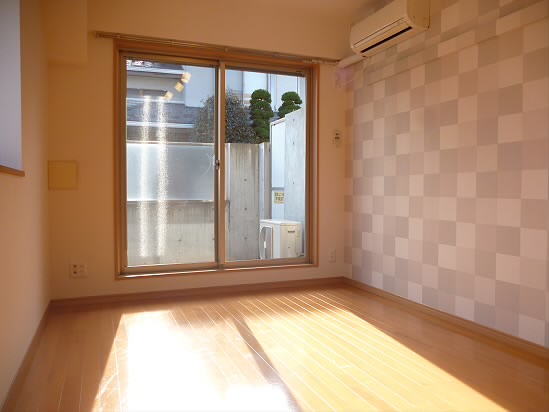 イーストープ美好町 リビング