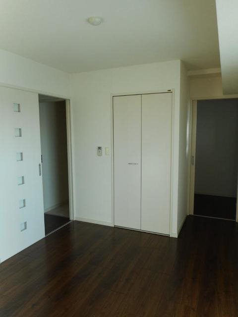 グラース・K ベッドルーム