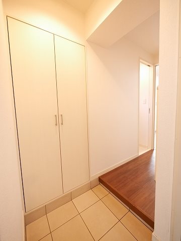 グラースK 玄関