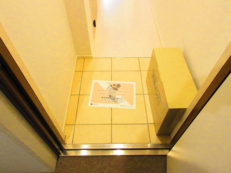 グローリオシェルト永福町 玄関