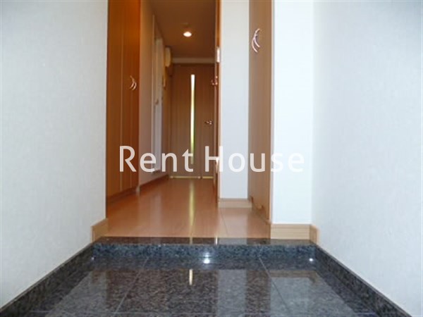 ルーブル明大前  玄関