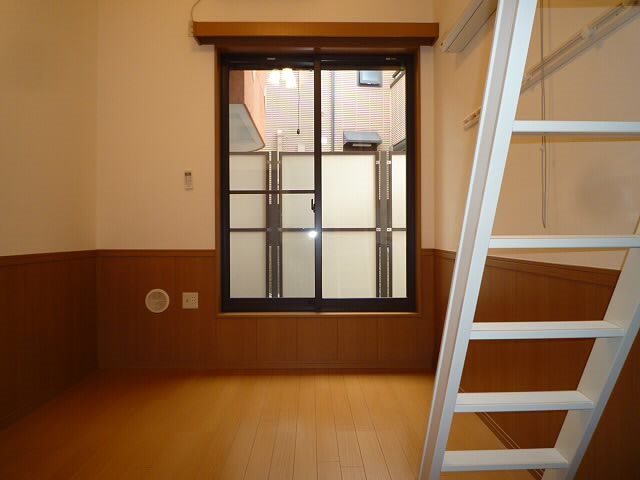 モンシャトー明大前 リビング