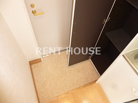 コムワイエス 玄関