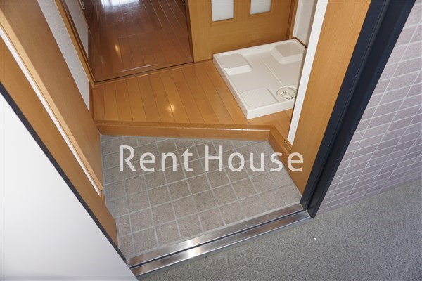 サンヴィラージュ三鷹 玄関