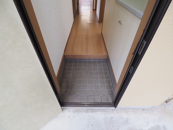 山和ハイツ5 玄関