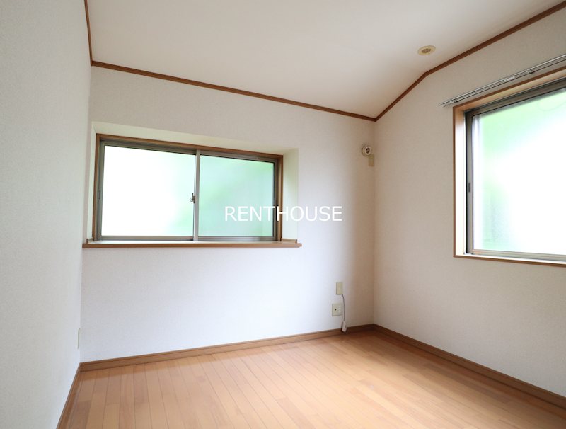 エステートKK ベッドルーム