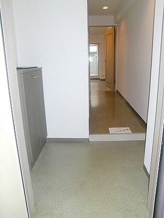 ヴィア明大前 玄関