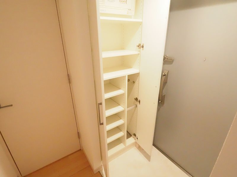 プライマル方南町 玄関