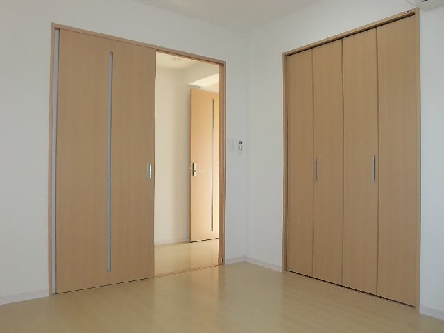 コンフォール ベッドルーム
