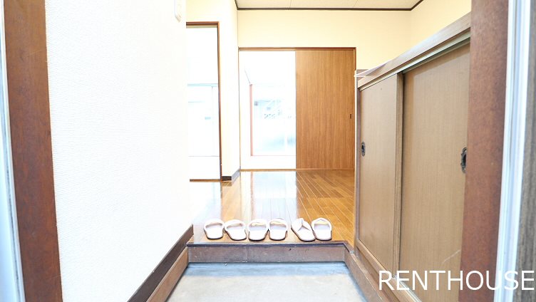 カーサキシ     玄関