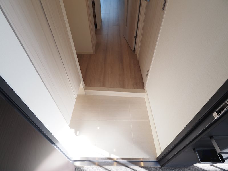 ファインスクェア明大前 玄関