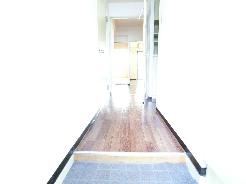 プレステージ府中 玄関