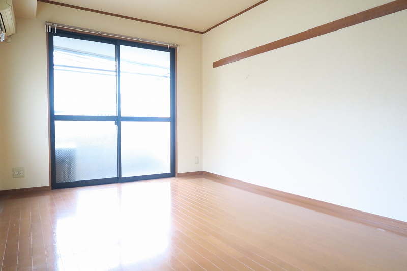 ポナール日新 　当社管理物件  リビング