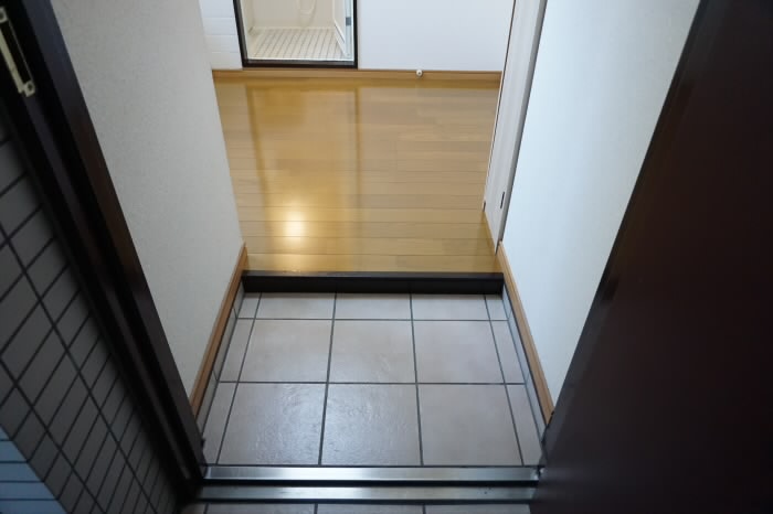 岩田ハイツ 【当店専任物件】 玄関