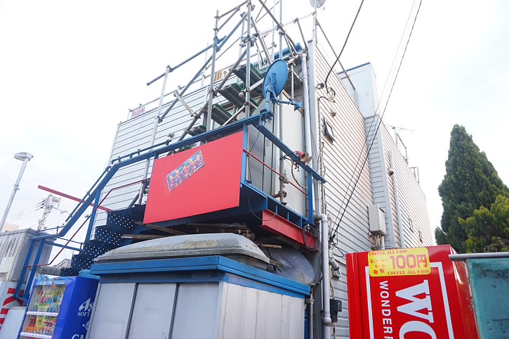 アズロッソ     外観