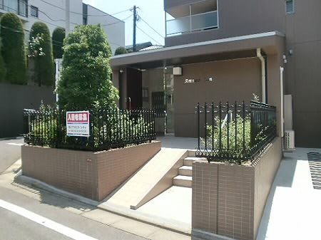 東京都杉並区和泉２丁目 エントランス