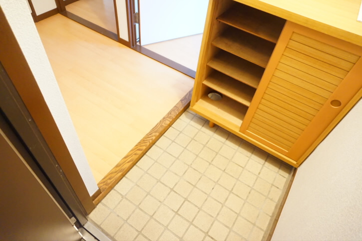 プレゼントM     玄関