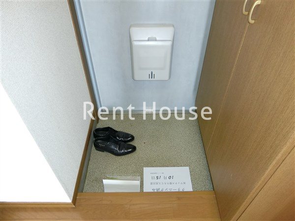 東京都三鷹市牟礼６丁目 玄関