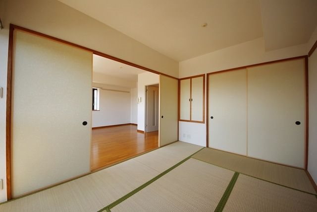 東京都杉並区上高井戸３丁目 リビング