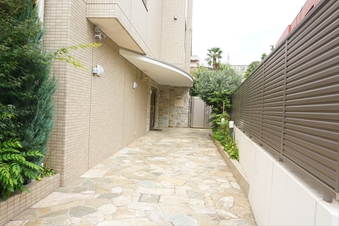 東京都杉並区和泉４丁目 エントランス