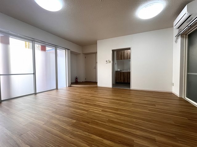 東京都渋谷区西原３丁目 リビング