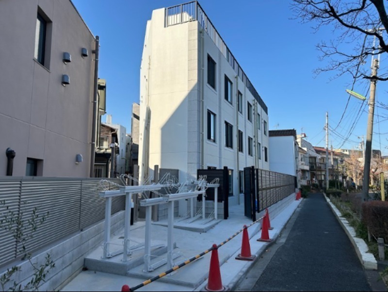 プラティーク代々木上原ウエスト エントランス