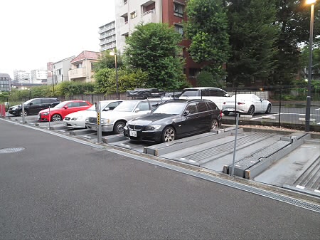東京都世田谷区上北沢４丁目 駐車場