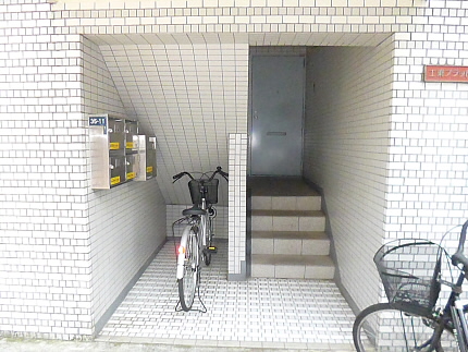 東京都渋谷区笹塚３丁目 エントランス