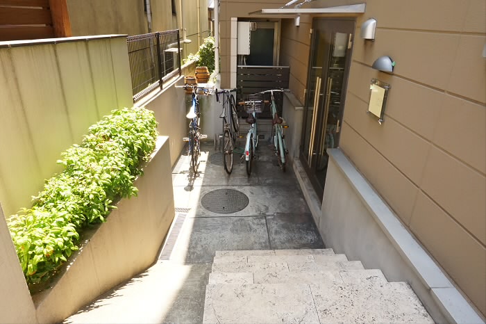 東京都世田谷区北沢４丁目 エントランス