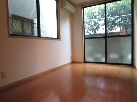 東京都杉並区和泉２丁目 リビング