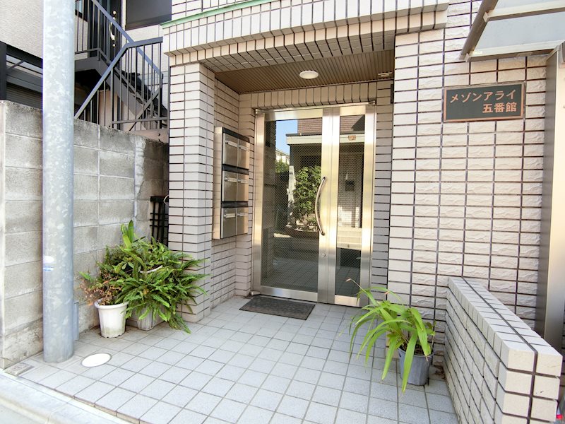 東京都世田谷区羽根木１丁目 エントランス
