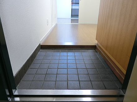 東京都三鷹市下連雀３丁目 玄関