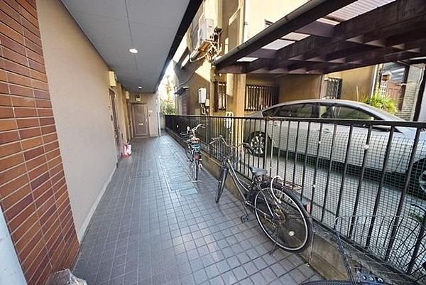 東京都世田谷区大原２丁目 エントランス