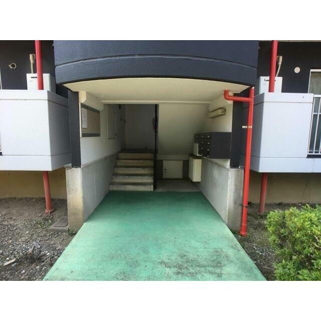 行田ハイツ２号棟 エントランス