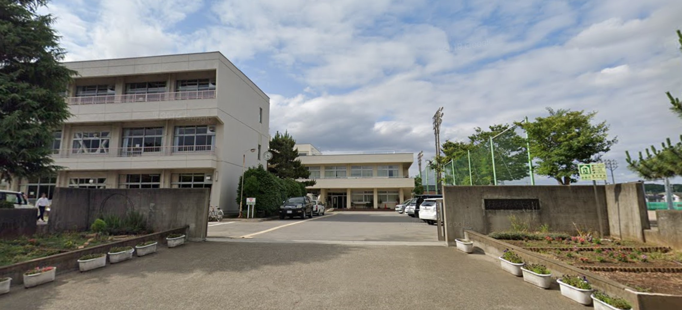 埼玉県東松山市若松町２丁目 中学校