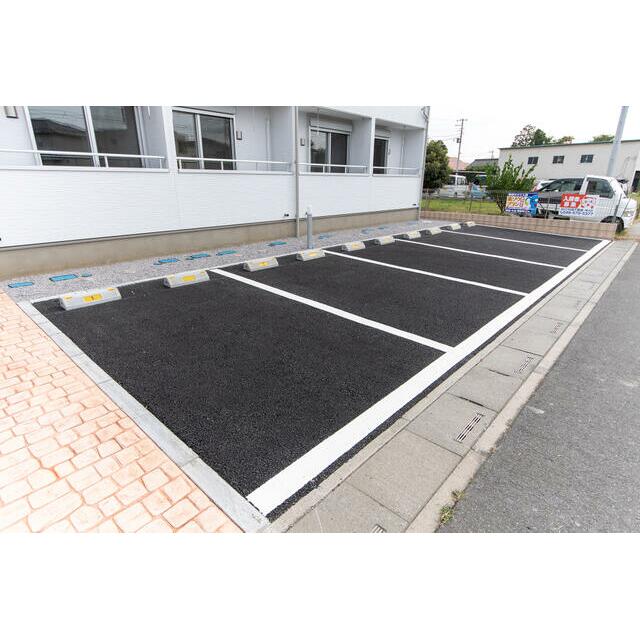 ラピード 駐車場